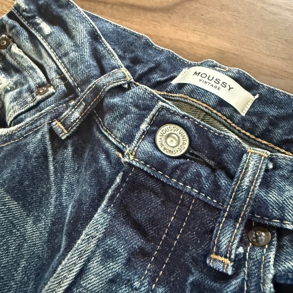 Moussy Vintage | Cropped Distressed Jeans | Size 25 - Picture 8 of 10